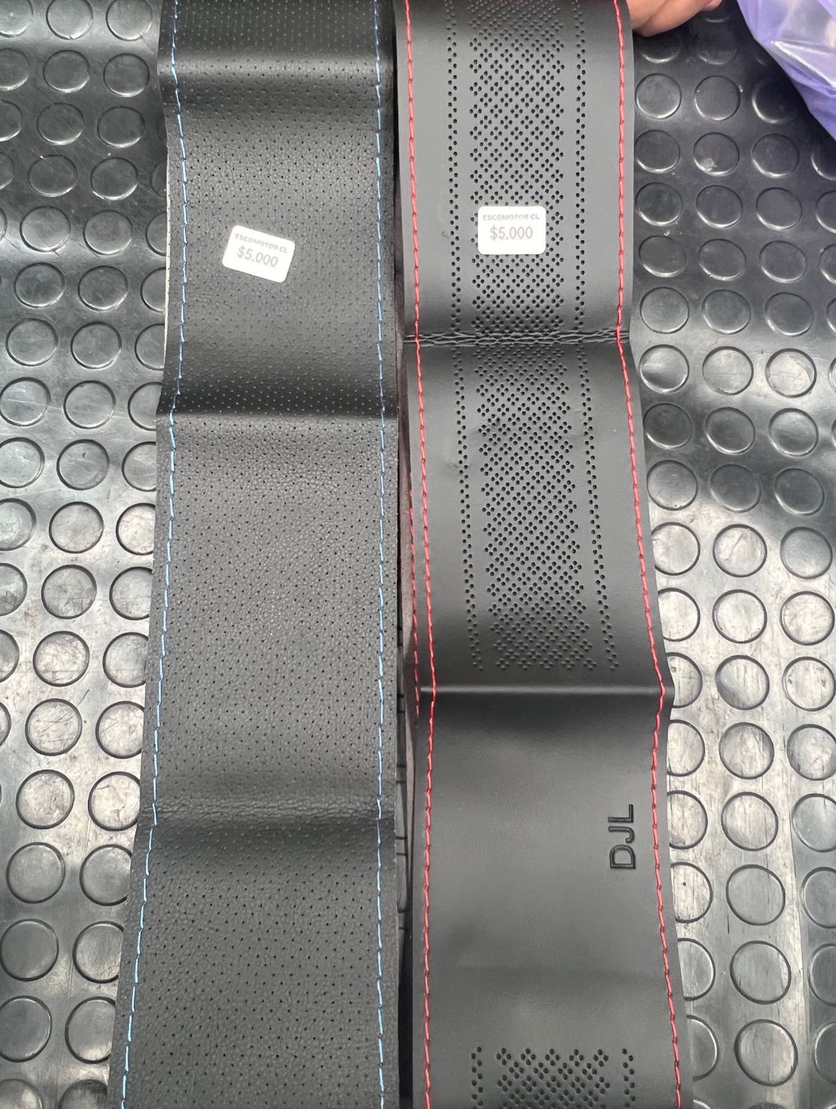 CUBREVOLANTE COCIDO HILO ROJO O AZUL